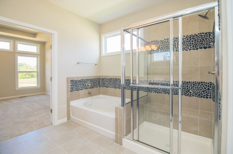 Shower with Space-Saving Sliding Door
